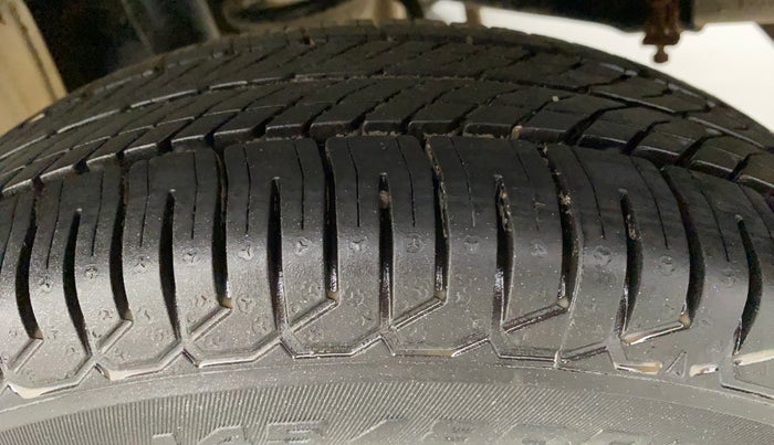 2017 Maruti Alto 800 LXI, Petrol, Manual, 34,623 km, Left Rear Tyre Tread