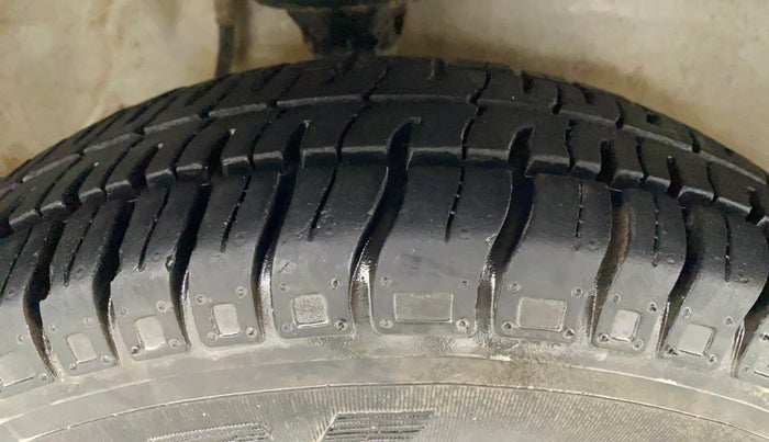 2017 Maruti Alto 800 LXI, Petrol, Manual, 34,623 km, Right Front Tyre Tread