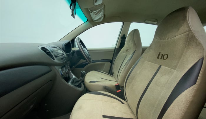 2016 Hyundai i10 SPORTZ 1.1 IRDE2, Petrol, Manual, 77,695 km, Right Side Front Door Cabin