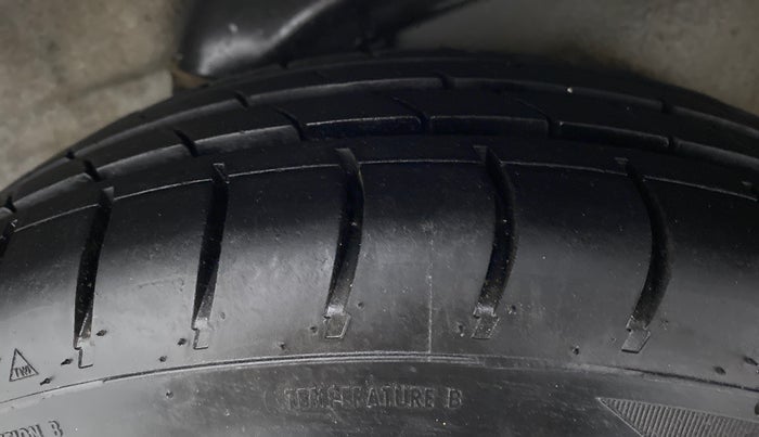 2016 Hyundai i10 SPORTZ 1.1 IRDE2, Petrol, Manual, 77,695 km, Left Rear Tyre Tread