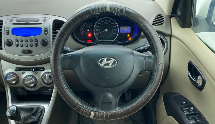 2016 Hyundai i10 SPORTZ 1.1 IRDE2, Petrol, Manual, 77,695 km, Steering Wheel Close Up