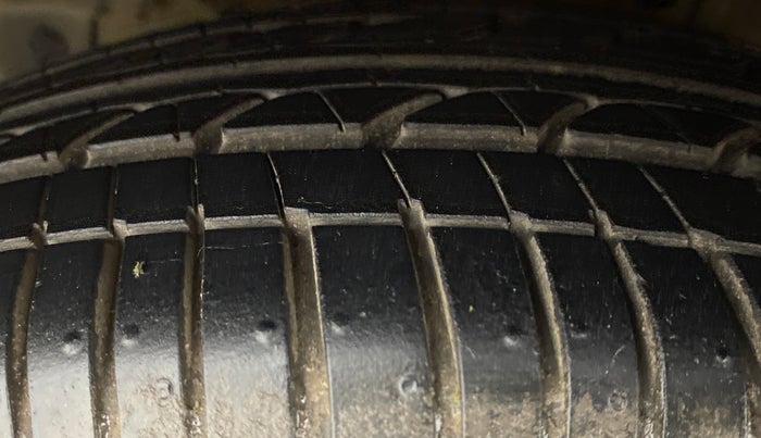 2015 Tata Bolt XT REVOTRON, Petrol, Manual, 37,485 km, Left Front Tyre Tread