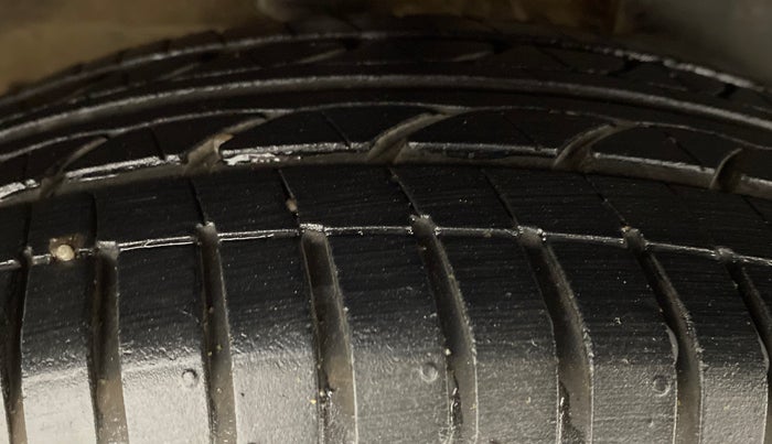 2015 Tata Bolt XT REVOTRON, Petrol, Manual, 37,485 km, Right Rear Tyre Tread