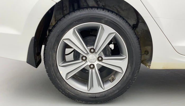 2019 Hyundai Verna 1.6 VTVT SX, Petrol, Manual, 49,501 km, Right Rear Wheel