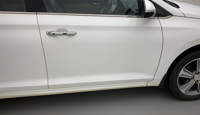 2019 Hyundai Verna 1.6 VTVT SX, Petrol, Manual, 49,501 km, Driver-side door - Minor scratches
