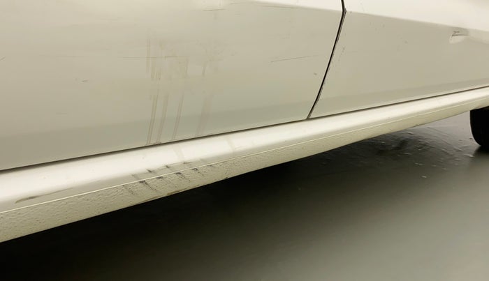 2013 Volkswagen Polo COMFORTLINE 1.2L PETROL, Petrol, Manual, 70,849 km, Right running board - Minor scratches
