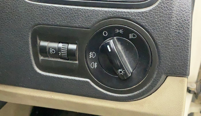 2013 Volkswagen Polo COMFORTLINE 1.2L PETROL, Petrol, Manual, 70,849 km, Dashboard - Headlight height adjustment not working