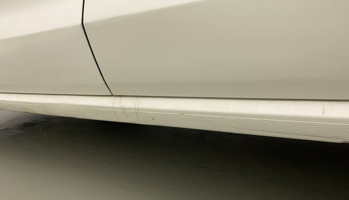 2013 Volkswagen Polo COMFORTLINE 1.2L PETROL, Petrol, Manual, 70,849 km, Left running board - Minor scratches
