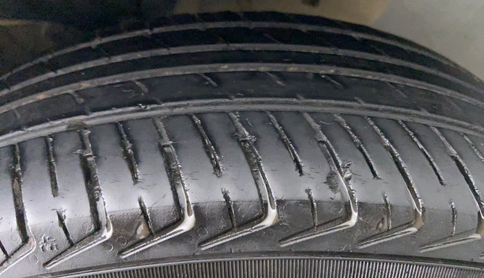 2020 Maruti New Wagon-R 1.0 Lxi (o) cng, CNG, Manual, 16,614 km, Left Rear Tyre Tread