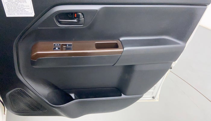 2020 Maruti New Wagon-R 1.0 Lxi (o) cng, CNG, Manual, 16,614 km, Driver Side Door Panels Control
