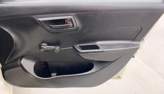 2014 Maruti Swift LXI, Petrol, Manual, 18,768 km, Driver Side Door Panels Control