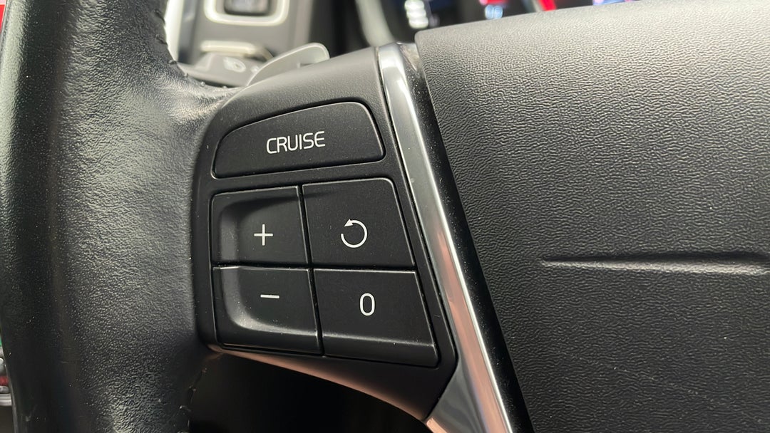 2015 Volvo XC60 D4 Luxury, Automatic, 122024 km, Cruise Control