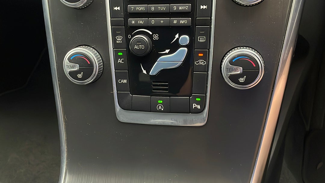 2015 Volvo XC60 D4 Luxury, Automatic, 122024 km, Ventilated Seats