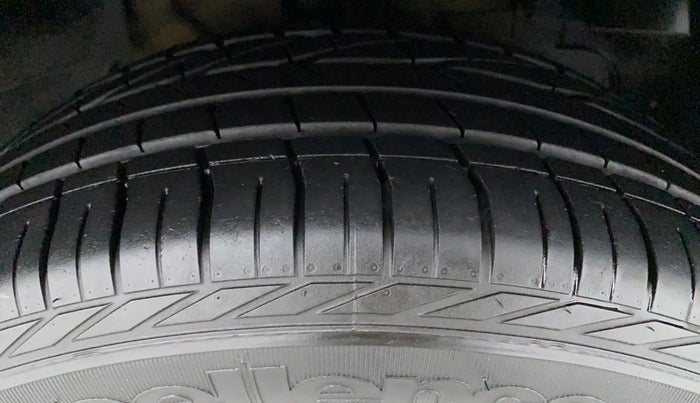 2019 Tata NEXON XZA + 1.2 PETROL A/T, Petrol, Automatic, Right Front Tyre Tread