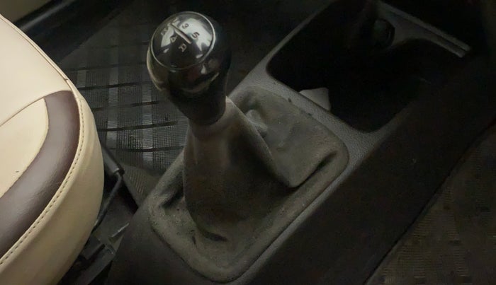 2013 Hyundai Eon MAGNA +, Petrol, Manual, 22,865 km, Gear lever - Knob has minor damage