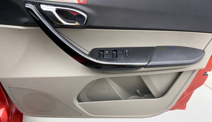 2017 Tata Tiago XZA 1.2 REVOTRON, Petrol, Automatic, 3,812 km, Driver Side Door Panels Control