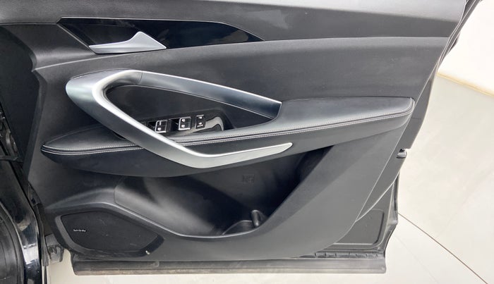 2021 MG HECTOR SHARP 1.5 PETROL CVT, Petrol, Automatic, 7,887 km, Driver Side Door Panels Control