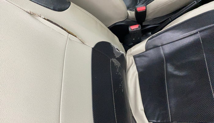 2014 Maruti Wagon R 1.0 LXI CNG, CNG, Manual, 1,11,079 km, Driver seat - Cover slightly torn