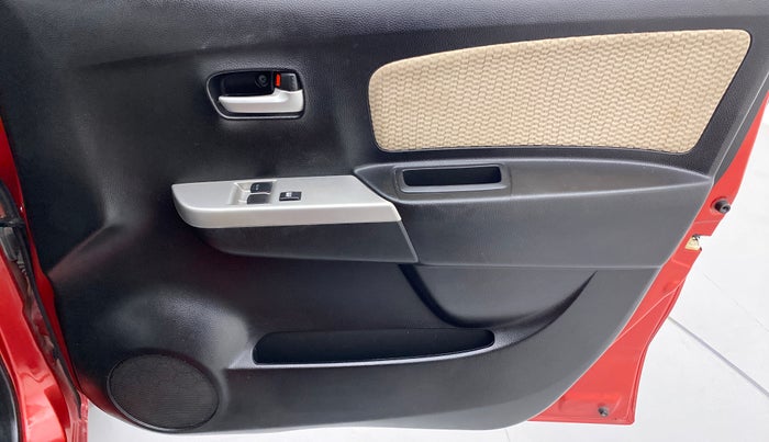 2017 Maruti Wagon R 1.0 LXI, Petrol, Manual, 29,138 km, Driver Side Door Panels Control
