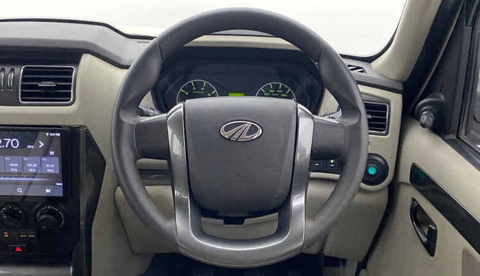 2016 Mahindra Scorpio S6 PLUS, Diesel, Manual, 66,504 km, Steering Wheel Close Up