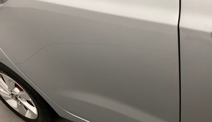 2019 Hyundai Xcent SX 1.2, Petrol, Manual, 26,842 km, Right rear door - Minor scratches