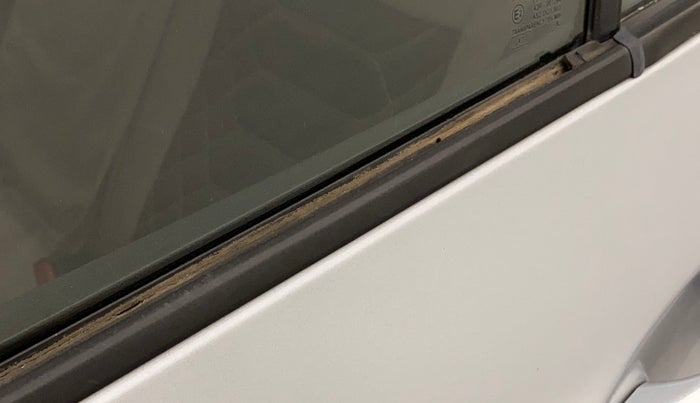2019 Hyundai Xcent SX 1.2, Petrol, Manual, 26,842 km, Rear left door - Weather strip has minor damage