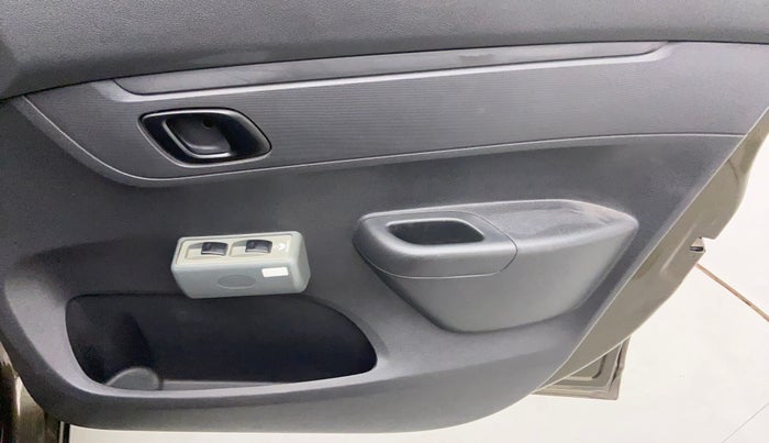 2016 Renault Kwid RXL, Petrol, Manual, 28,621 km, Driver Side Door Panels Control