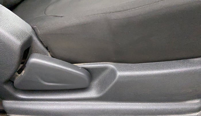 2016 Renault Kwid RXL, Petrol, Manual, 28,621 km, Driver Side Adjustment Panel