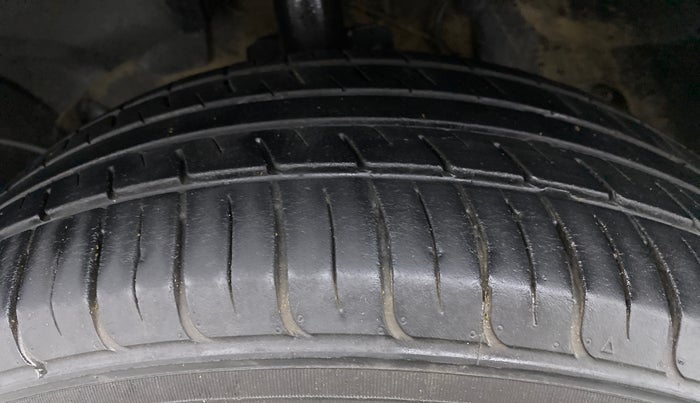 2016 Nissan Terrano XL PLUS 85 PS DEISEL, Diesel, Manual, 55,216 km, Left Front Tyre Tread