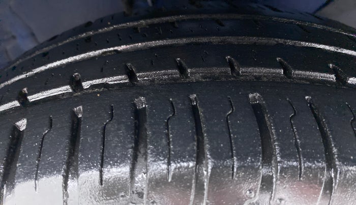 2015 Hyundai Elite i20 ERA 1.2, Petrol, Manual, 9,580 km, Right Front Tyre Tread