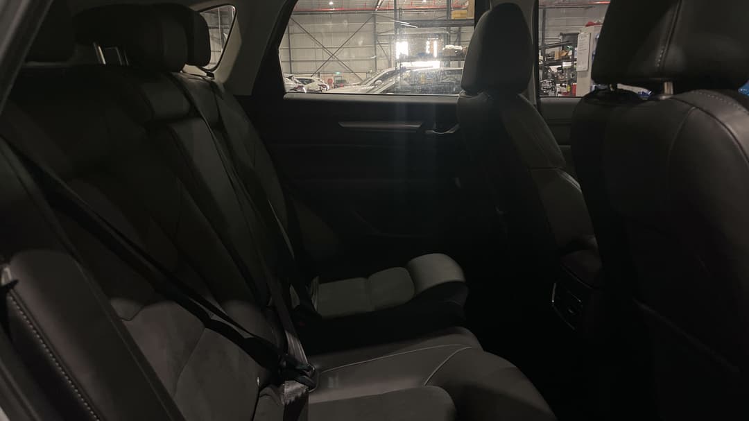 2022 Mazda CX-5 Touring (AWD), Automatic, 33906 km, Right Side Rear Door Cabin View