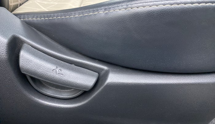 2018 Hyundai Grand i10 SPORTZ AT 1.2 KAPPA VTVT, Petrol, Automatic, 50,406 km, Driver Side Adjustment Panel