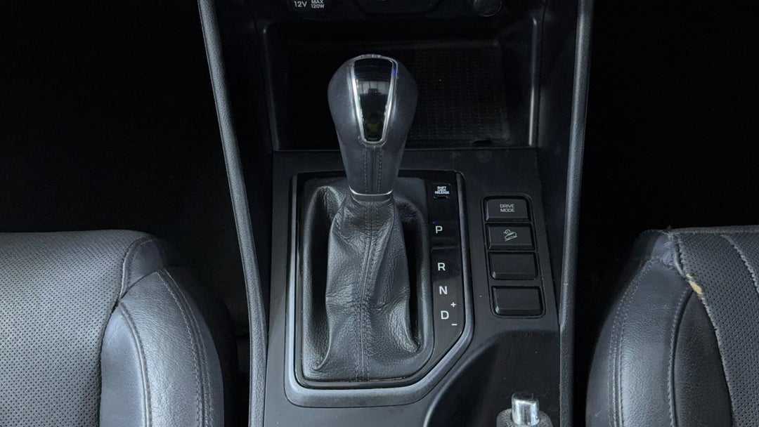 2015 Hyundai Tucson Active X (fwd), Automatic, 133835 km, Gear Lever 