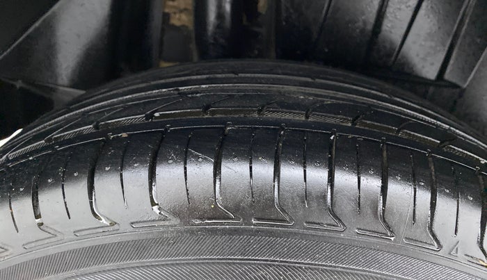 2019 Maruti Dzire VXI, Petrol, Manual, 86,535 km, Right Rear Tyre Tread