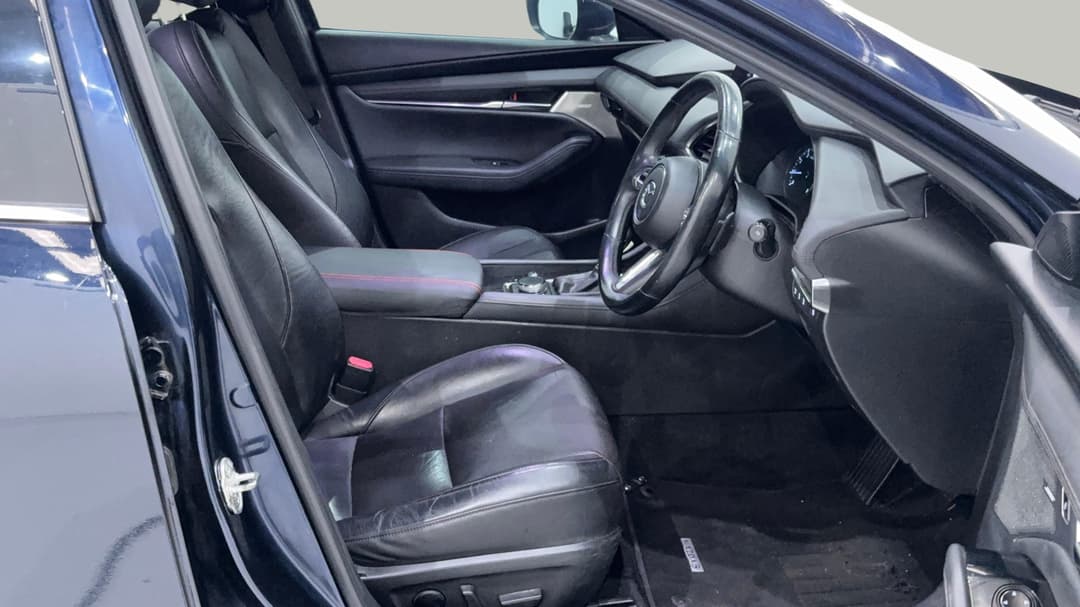 2020 Mazda Mazda3 G25 Gt, Automatic, 93540 km, Right Side Front Door Cabin View