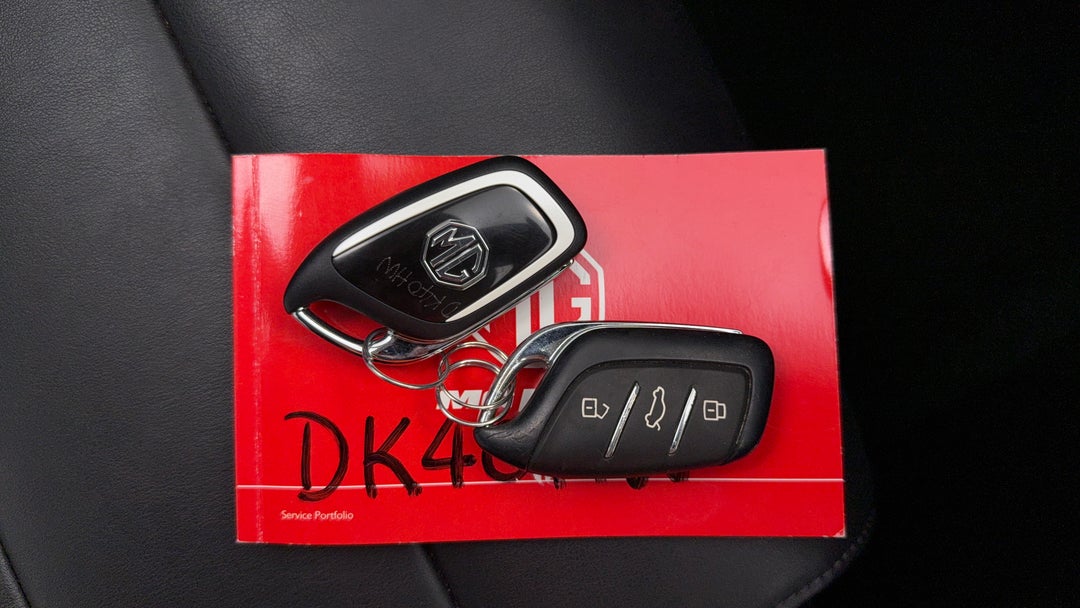 2024 MG HS Vibe, Automatic, 44068 km, Key Close-up