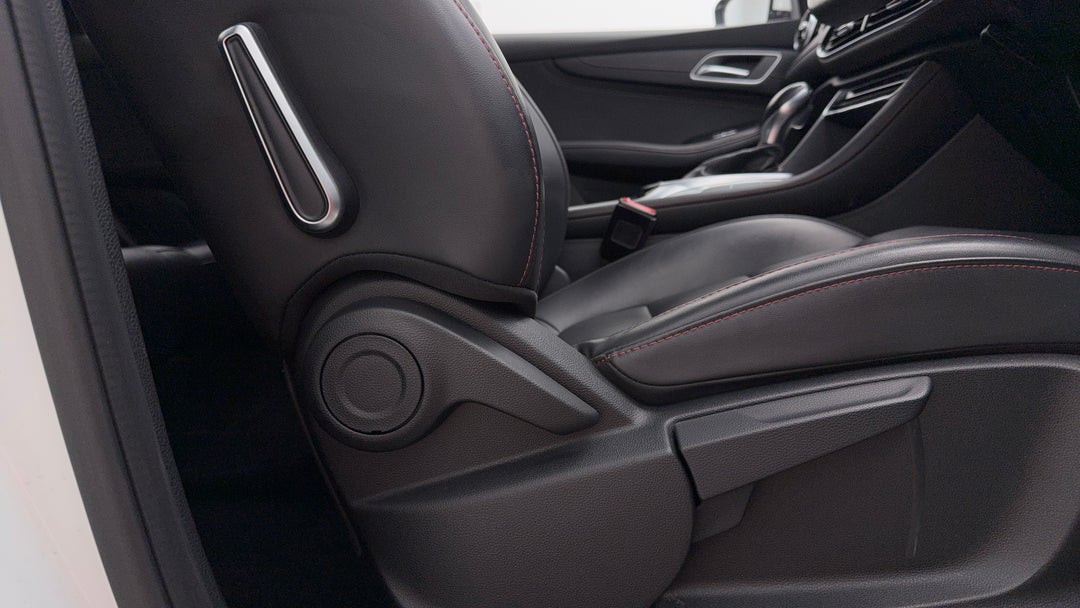 2024 MG HS Vibe, Automatic, 44068 km, Drivers Side Adjustment Panel