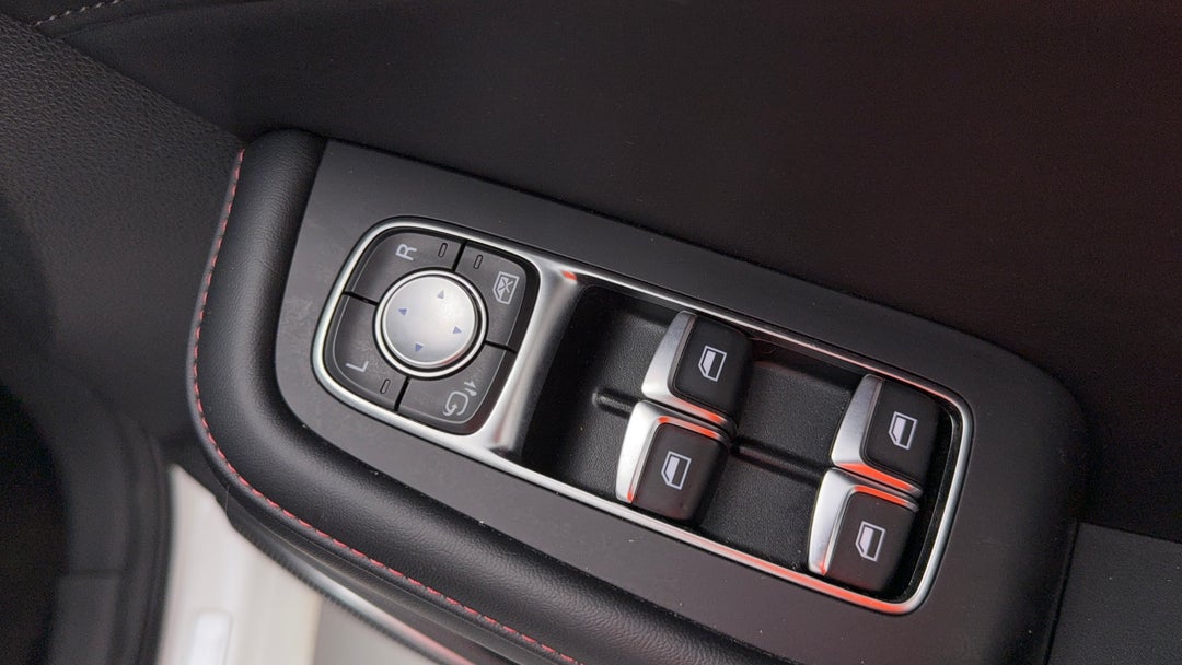 2024 MG HS Vibe, Automatic, 44068 km, Drivers Side Door Panel Controls