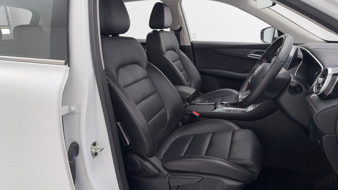 2024 MG HS Vibe, Automatic, 44068 km, Right Side Front Door Cabin View