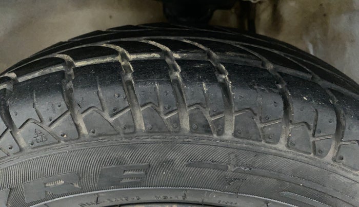2018 Maruti Alto 800 LXI, Petrol, Manual, 64,885 km, Left Front Tyre Tread