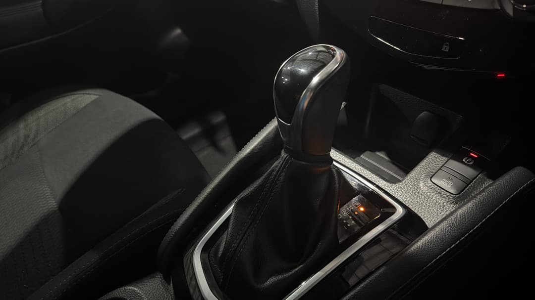 2018 Nissan Qashqai St, Automatic, 98578 km, Gear Lever 
