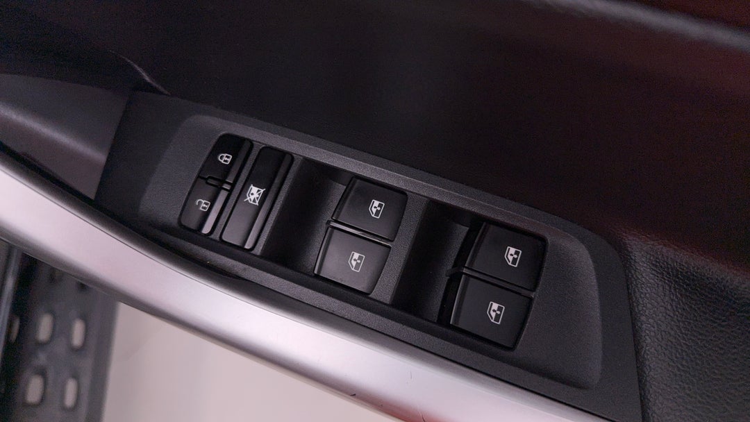 2022 LDV T60 Max Pro (4x4), Automatic, 83842 km, Drivers Side Door Panel Controls