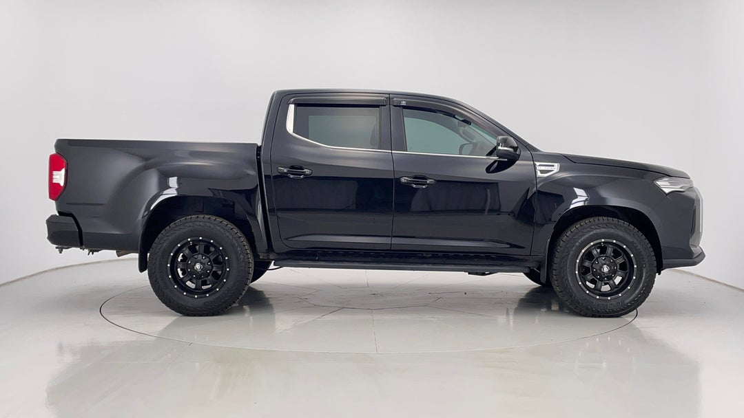 2022 LDV T60 Max Pro (4x4), Automatic, 83842 km, Right Side View