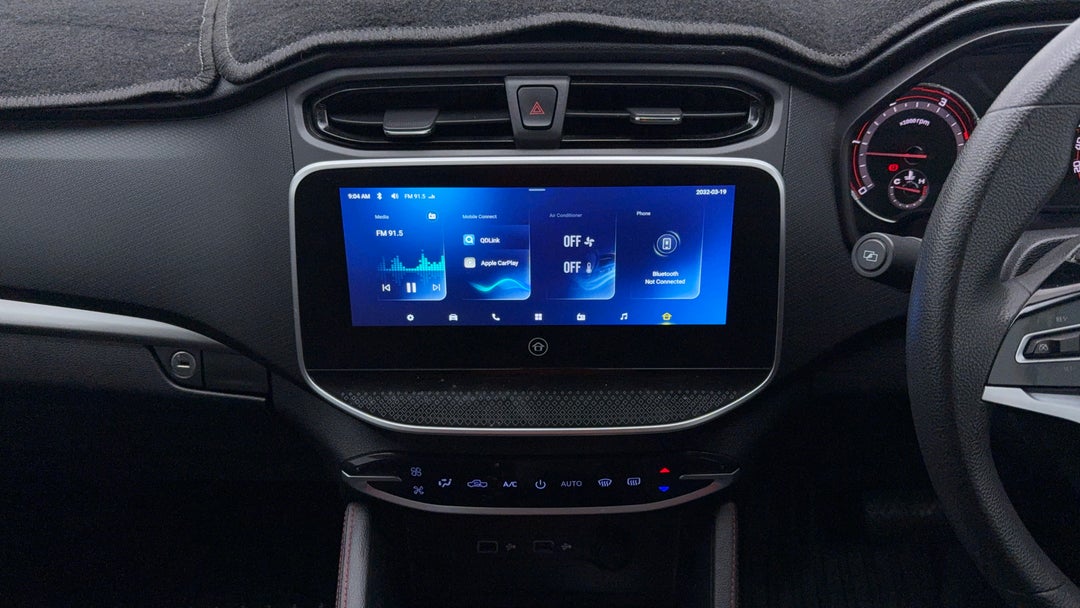 2022 LDV T60 Max Pro (4x4), Automatic, 83842 km, Center Console