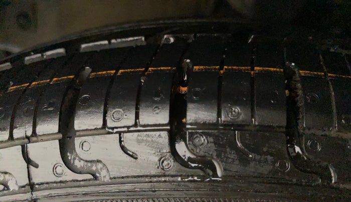 2011 Hyundai i10 MAGNA 1.2, Petrol, Manual, 84,964 km, Left Front Tyre Tread