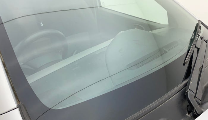 2011 Toyota Etios V, Petrol, Manual, 50,491 km, Front windshield - Minor spot on windshield