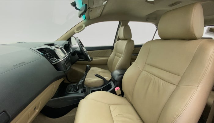 2016 Toyota Fortuner 3.0 MT 4X2, Diesel, Manual, 87,704 km, Right Side Front Door Cabin