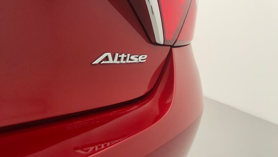 Badge (Boot Right Side)