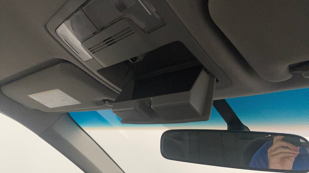 On-Roof Controls/Sunglass holder