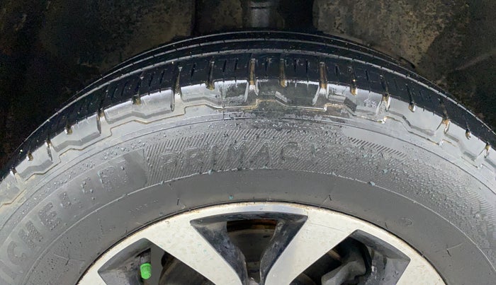 2013 Nissan Terrano XL PLUS 85 PS DEISEL, Diesel, Manual, 1,41,578 km, Right Front Tyre Tread